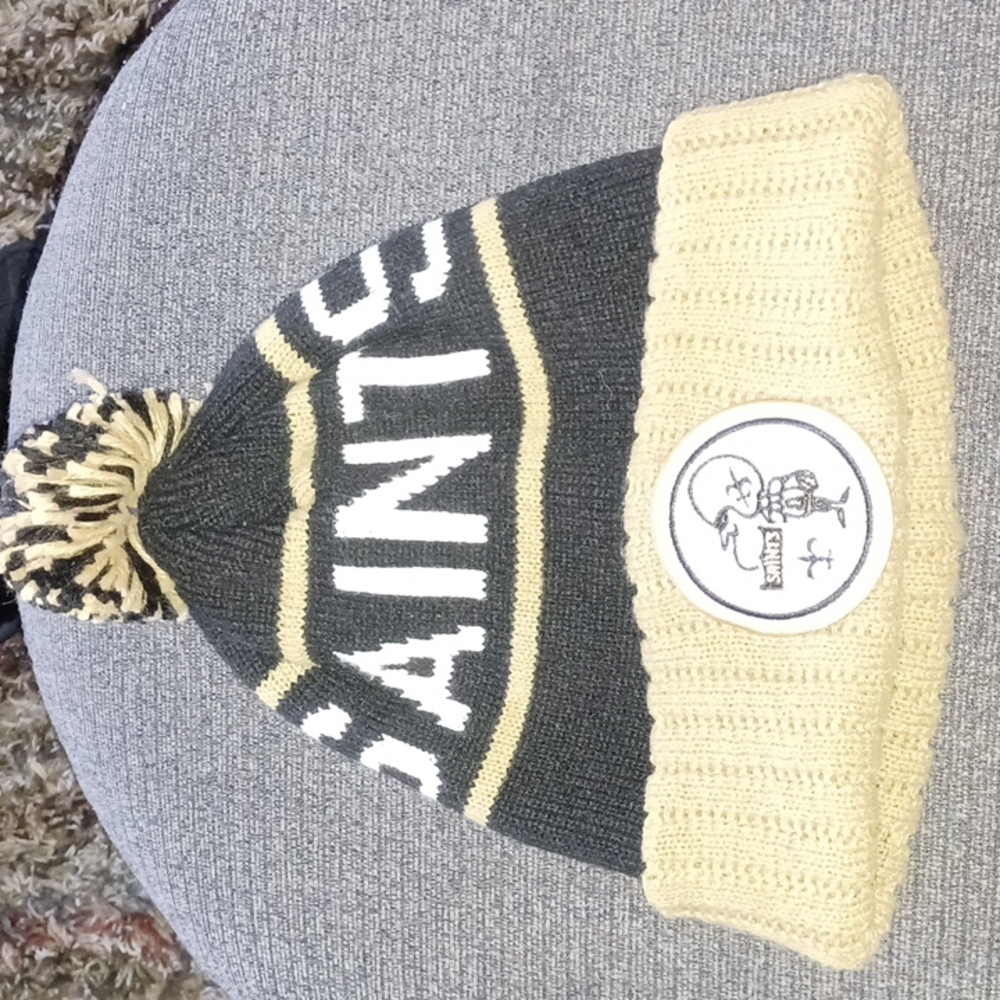 Mitchell & Ness New Orleans Saint knit pullover hat with pom